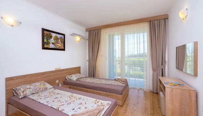 KRISTAL_BEACH_APARTHOTEL_NESSEBAR_BULGARIA_AIR_TOUR_TRAVEL